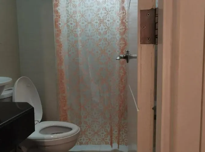 Staycation @150 Newport Pasay Apartment *